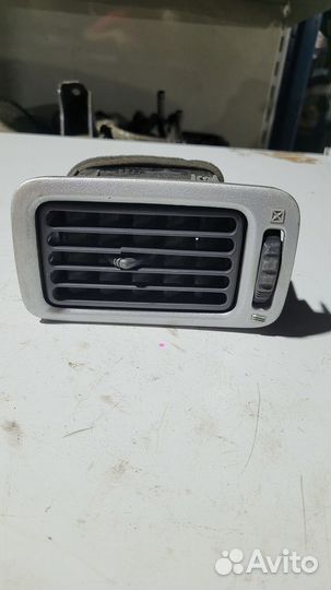 Дефлектор печки левый Toyota Exiv st200