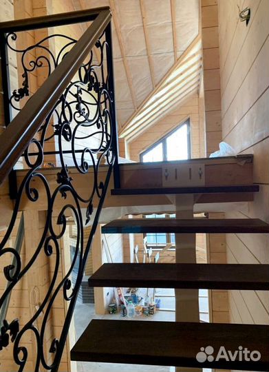 Лестница с забежными ступенями