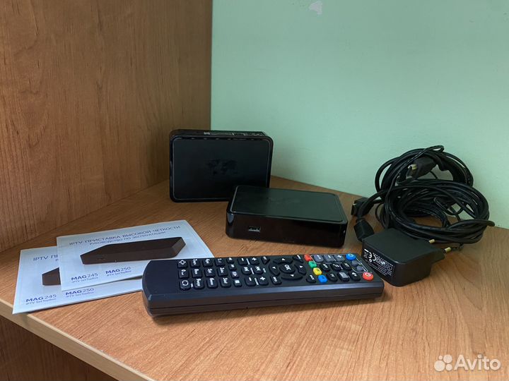 Приставка телевизионная iptv MAG-245