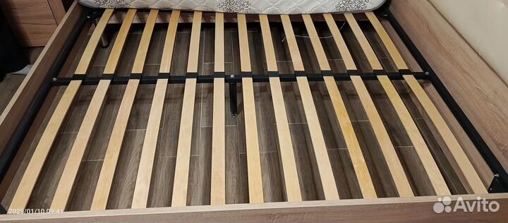 Кровать двухспальная с матрасом бу 160 200