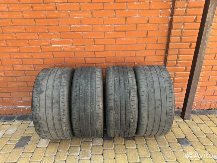 Michelin Pilot Sport 4 S 285/40 R22 и 325/35 R22 204ZR