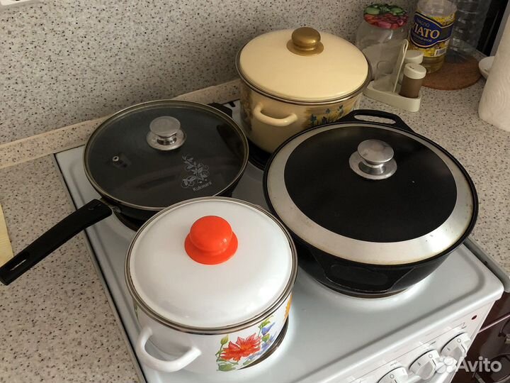 Набор кастрюль и сковородок