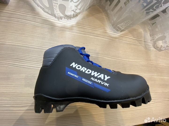 Ботинки лыжные