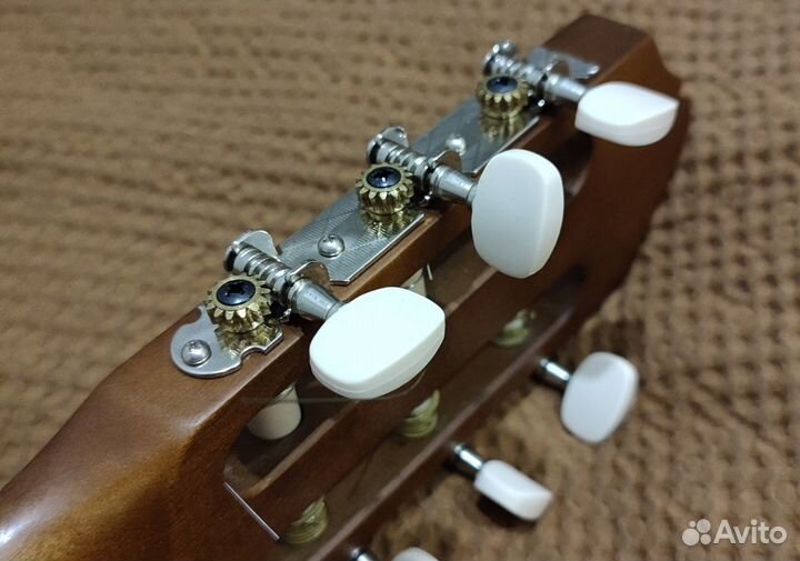 Акустическая гитара yamaha C40 + утеплённый чехол