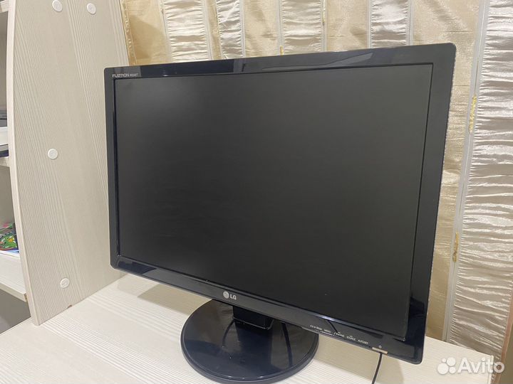 Монитор LG Flatron W2242T