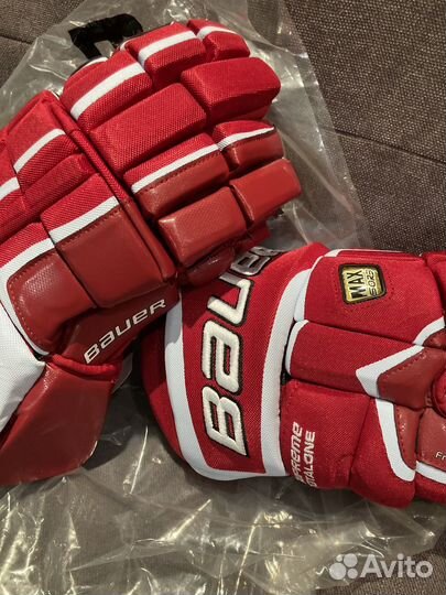 Краги хоккейные перчатки Bauer supreme total one