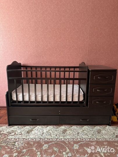 Детская кроватка