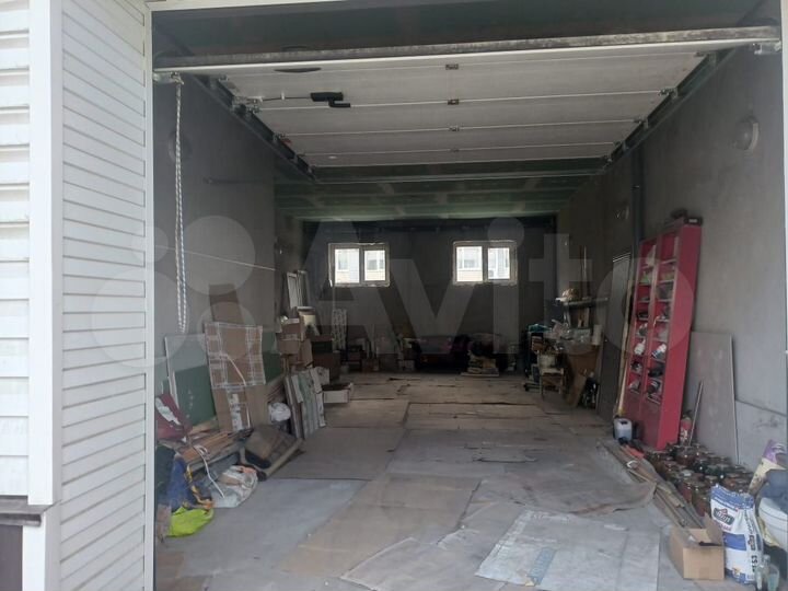 Гараж, > 30 м²