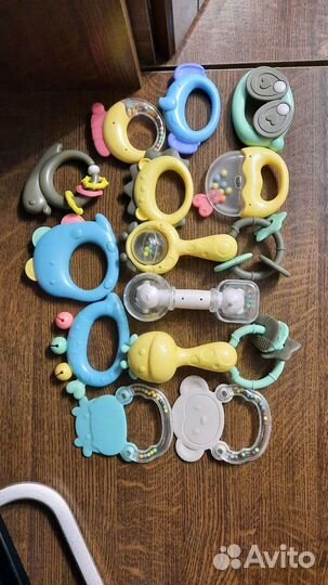 Набор прорезывателей и погремушек в кейсе