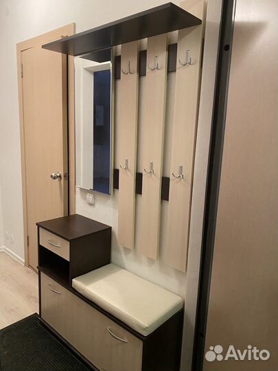 Вешалка прихожая