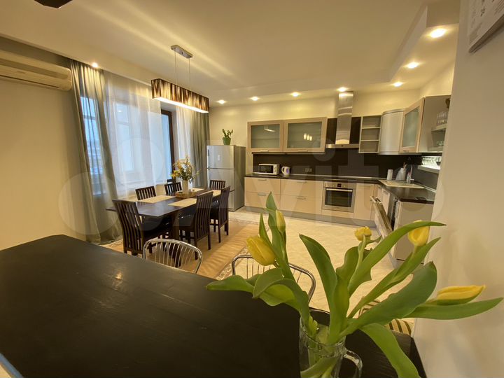 3-к. квартира, 142 м², 2/7 эт.