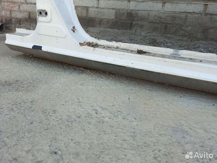 Срез кузова правй, порог Ланжерон Toyota crown 151