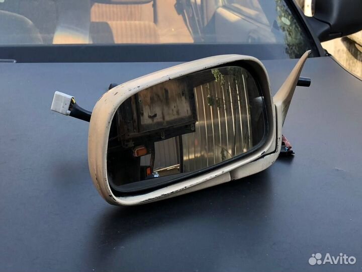 Левое зеркало toyota Mark 2 GX81