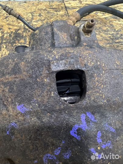 Суппорт передний Мазда Трибьют EP