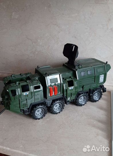 Игрушка машина военный тягач