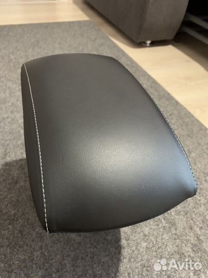 Подлокотник