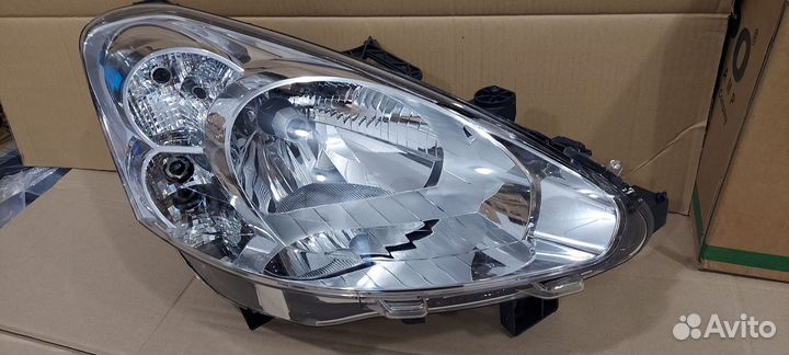 Фара правая Peugeot Partner B9 2012-2015