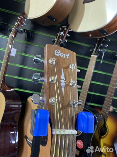 Cort Earth 60 акустическая гитара (массив ели)