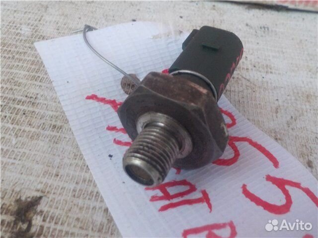 Датчик давления масла Volkswagen Passat B7