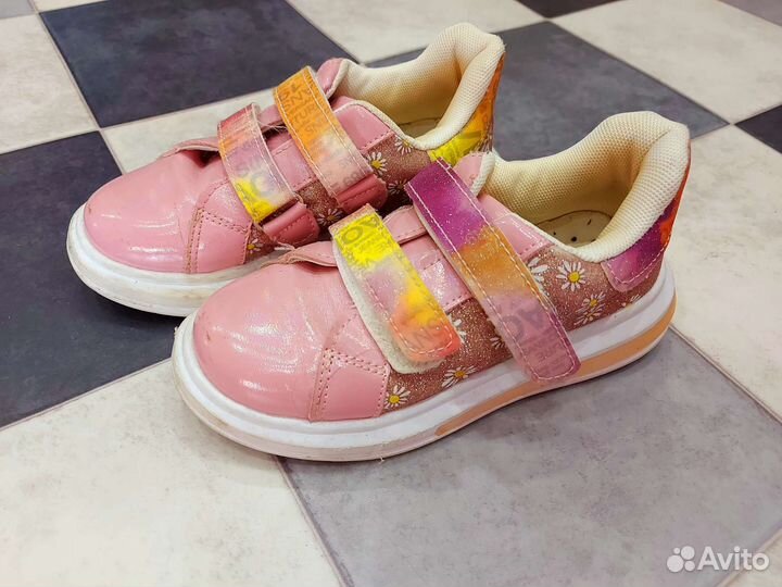 Кроссовки для девочки