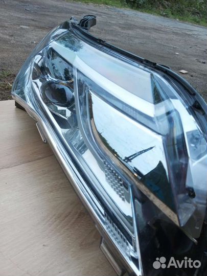 Фара mitsubishi pajero sport