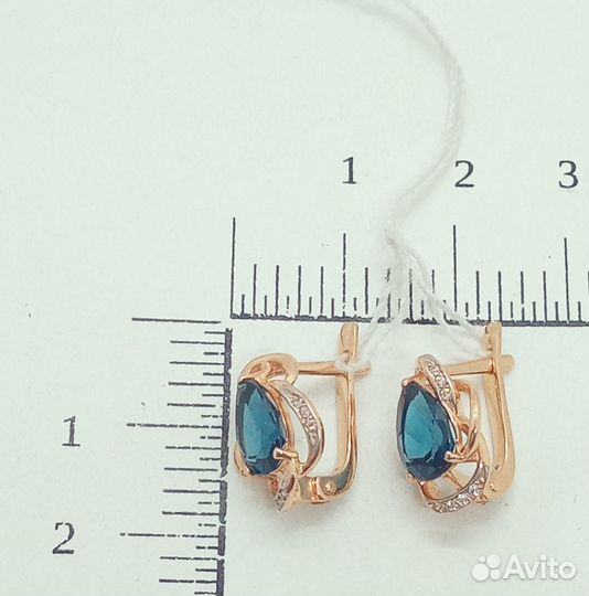 Золотые серьги с камнем