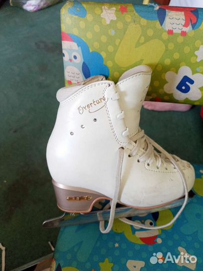 Коньки профессиональные для фигурного катания