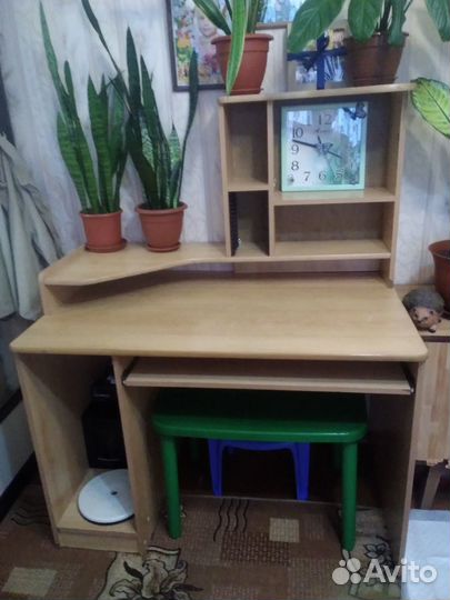 Компьютерный стол