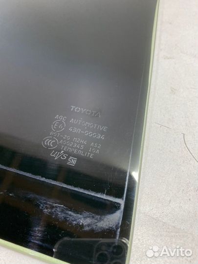 Форточка двери задняя левая Toyota Land Cruiser