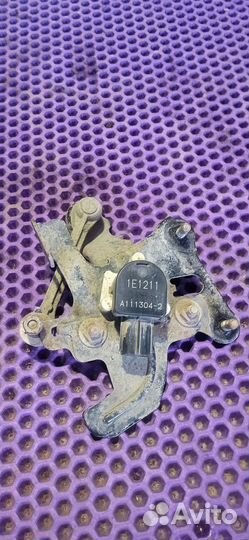 Датчик положения кузова Honda Crosstour