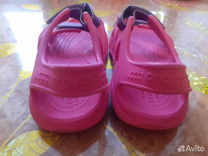 Сандалии Crocs