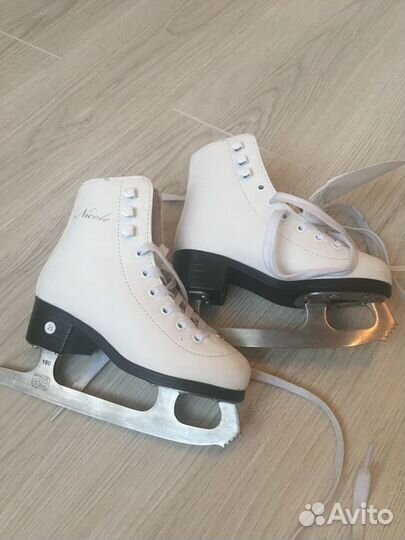 Коньки фигурные детские р-р 29