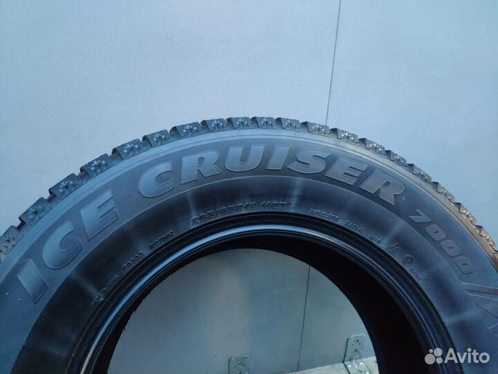 Bridgestone Ice Cruiser 7000S 265/65 R17