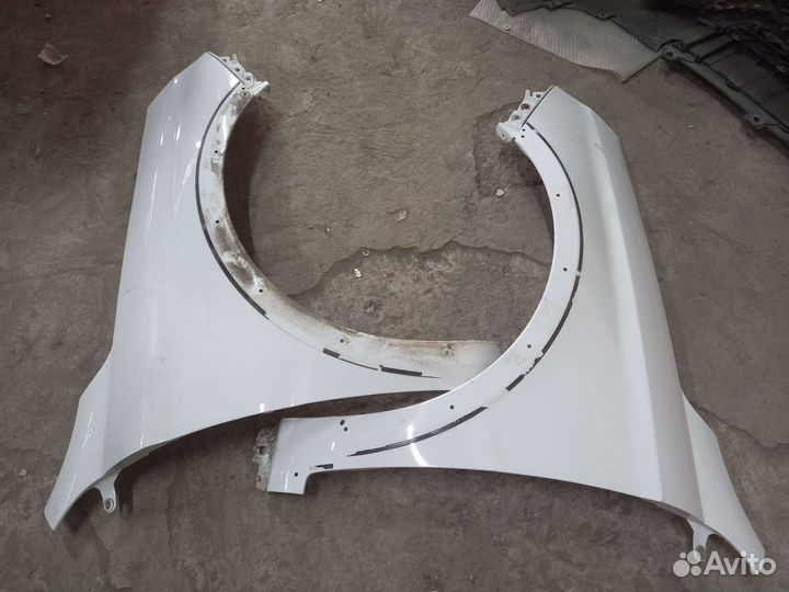 Крыло переднее левое Веста Кросс