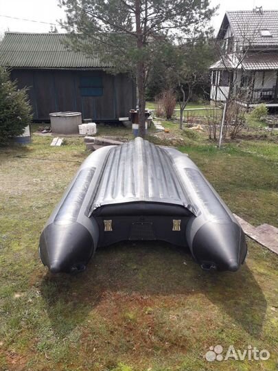 Лодка с мотором