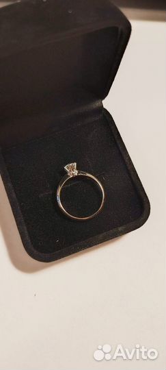 Золотые серьги с муассанитами