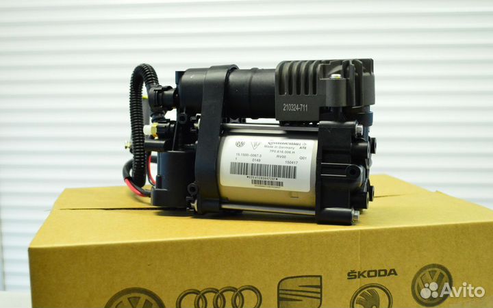 Компрессор пневмоподвески VW Touareg 2 7P NF