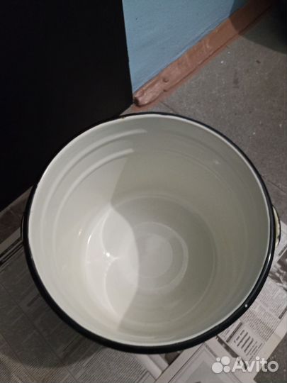 Кастрюли эмалированные продам