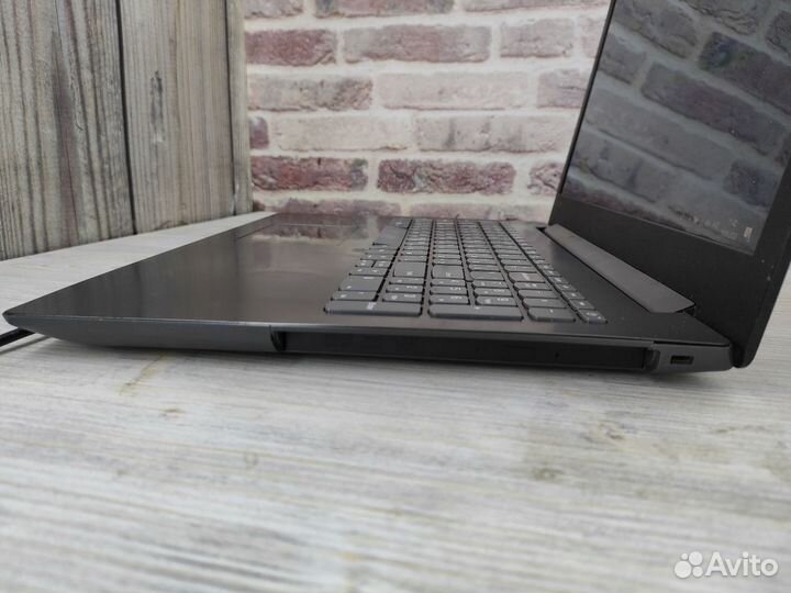 Ноутбук 15,6