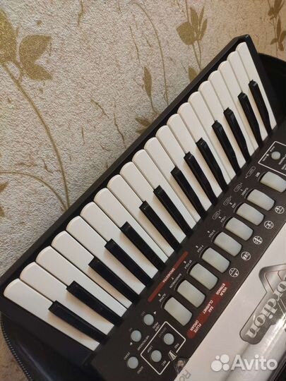 Аккордеон Roland fr-2