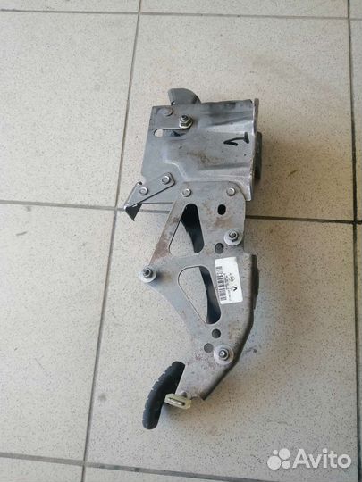 Педаль тормоза Рено Кангу 2 рестайлинг