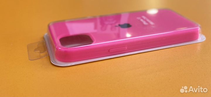 Чехол на iPhone 13 розовый