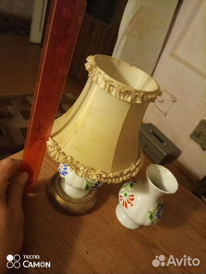 Набор: лампа настольная и вазочка.Польша