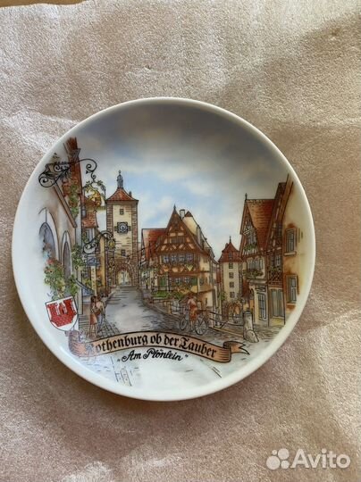 Настенная тарелка