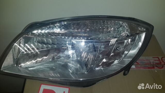 Фара левая Skoda Fabia, 2009 г.в. оригинал Hella