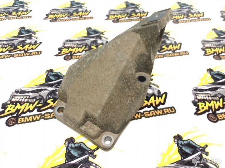 Кронштейн двигателя левый Audi A6 C5 ASN 2004