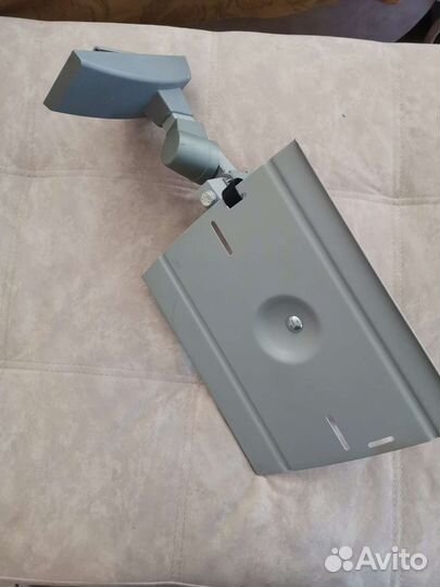 Крепление для телевизора на стену (с ремнём)