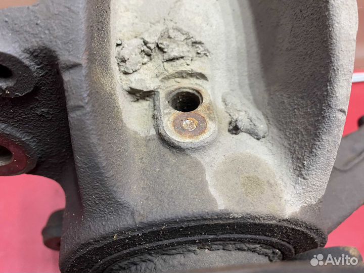 Кулак поворотный передний левый 1477862 Ford Focus