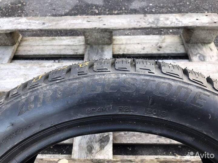 Bridgestone Blizzak LM-32 215/50 R17