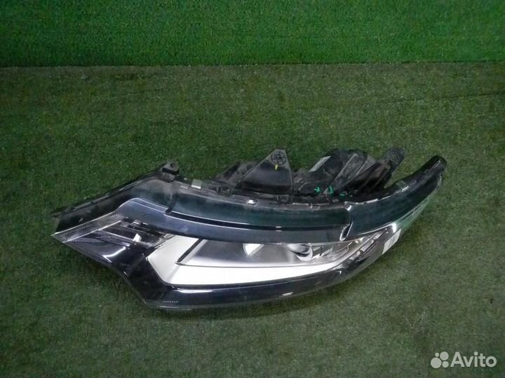 Фара левая Mitsubishi Outlander